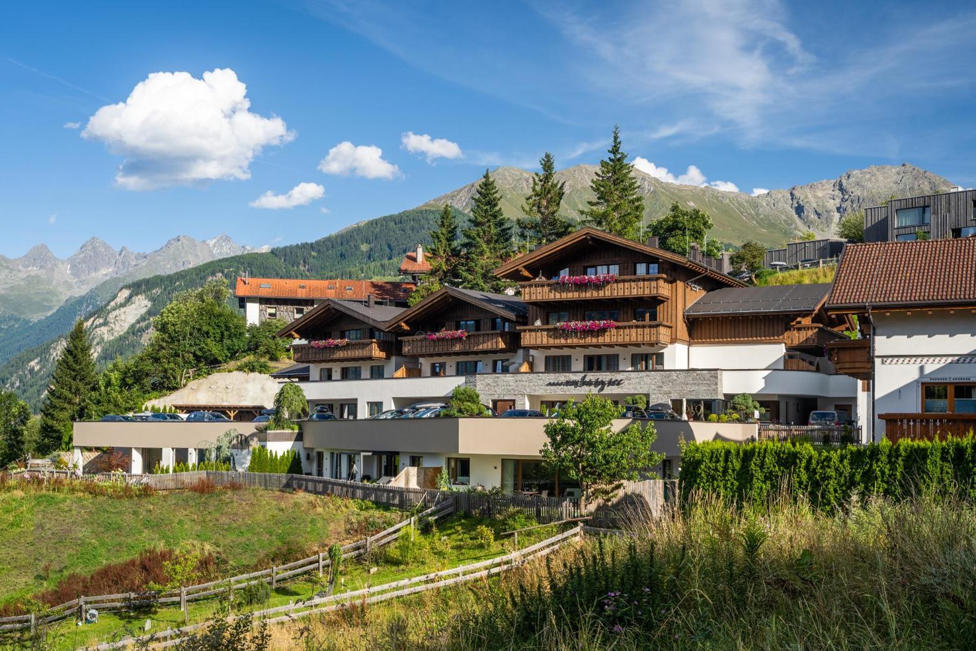 Alpin Chalet Am Burgsee Ladis Bagian luar foto