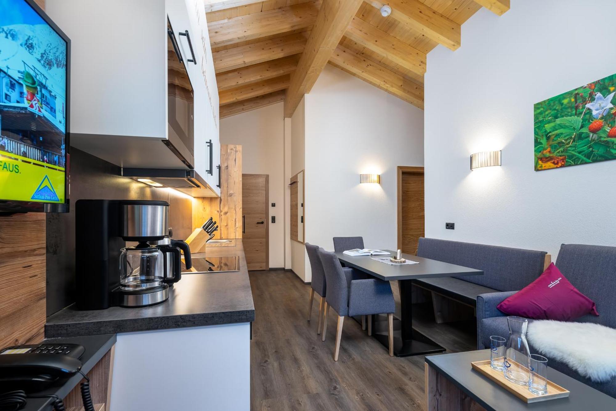 Alpin Chalet Am Burgsee Ladis Bagian luar foto