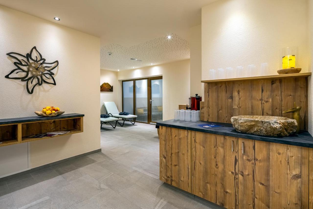 Alpin Chalet Am Burgsee Ladis Bagian luar foto